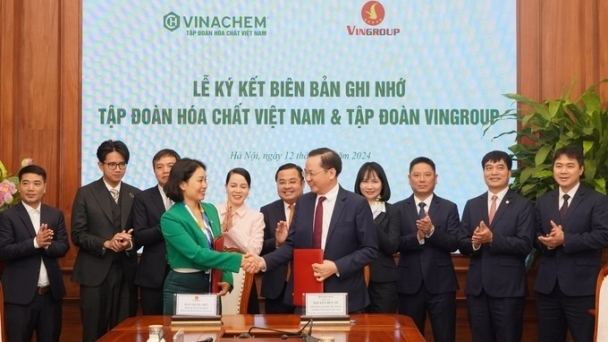 Vinachem and Vingroup sign a memorandum of understanding